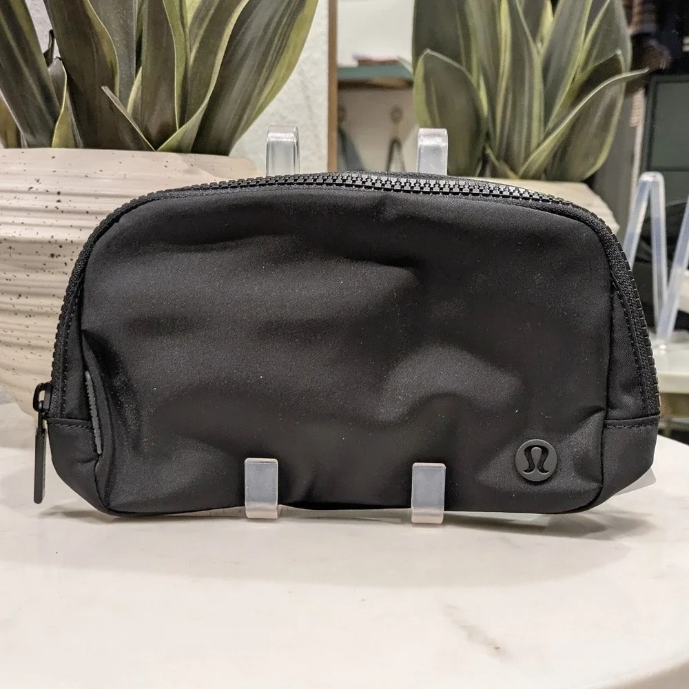 Lululemon Everywhere Belt Bag Black 1L Water Repellent Fanny Pack